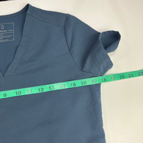 Figs Scrub Set Dark Harbor Casma Scrub Top XXS Figs Yola Skinny Scrub Pants XSP - Picture 10 of 16